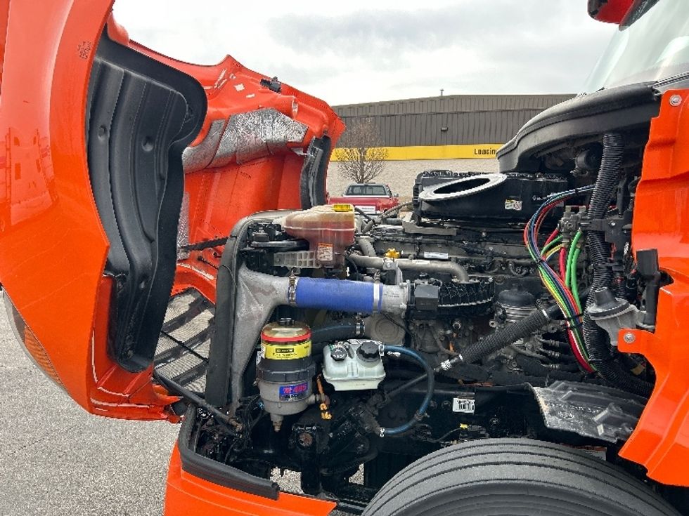 Day Cab Tractor-Heavy Duty Tractors-Freightliner-2020-T12664ST-Peosta-IA-632,943\n\t\tmiles-$ 30,750 - Image 16