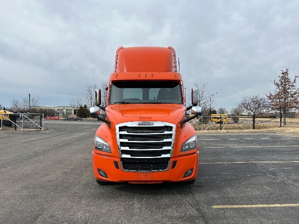 Day Cab Tractor-Heavy Duty Tractors-Freightliner-2020-T12664ST-Peosta-IA-632,943\n\t\tmiles-$ 30,750 - Image 2