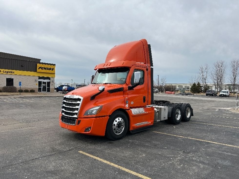 Day Cab Tractor-Heavy Duty Tractors-Freightliner-2020-T12664ST-Peosta-IA-632,943\n\t\tmiles-$ 30,750 - Image 3