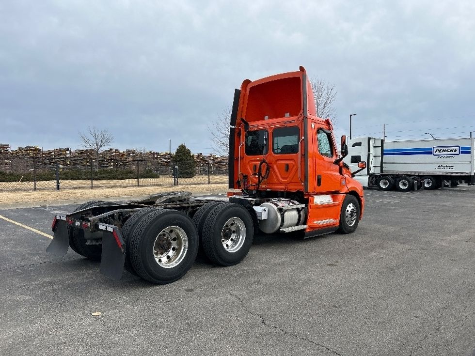 Day Cab Tractor-Heavy Duty Tractors-Freightliner-2020-T12664ST-Peosta-IA-632,943\n\t\tmiles-$ 30,750 - Image 7