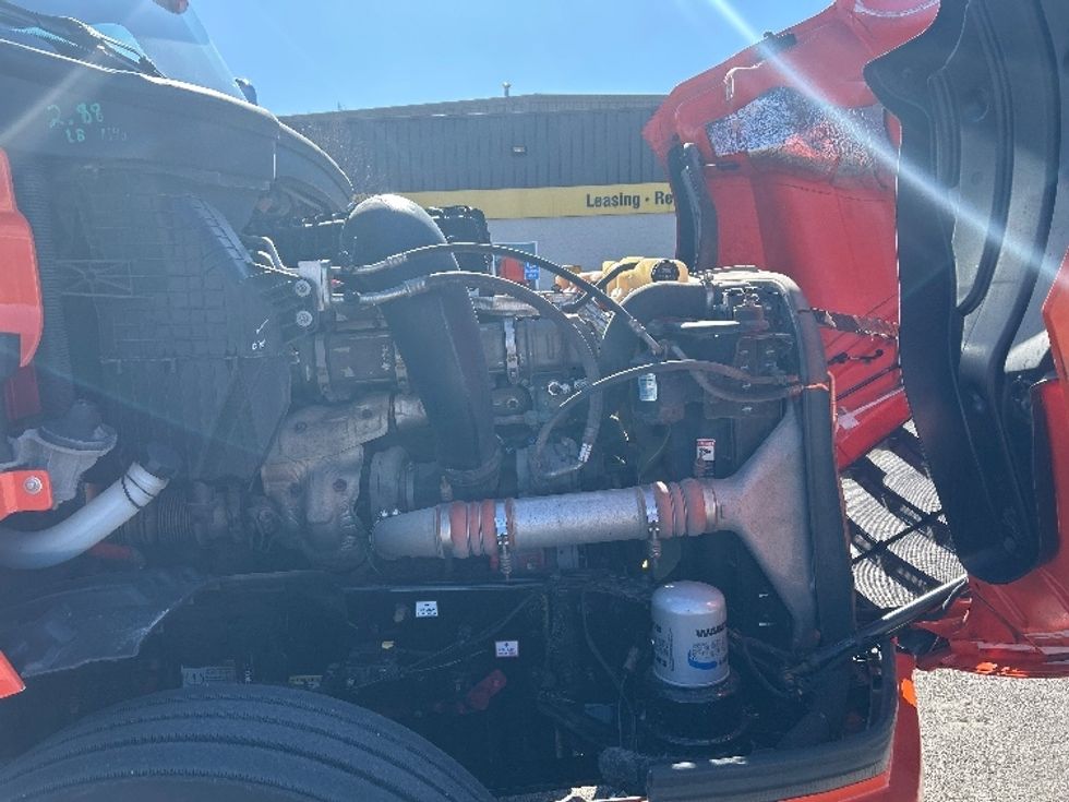 Day Cab Tractor-Heavy Duty Tractors-Freightliner-2020-T12664ST-Peosta-IA-660,243\n\t\tmiles-$ 28,000 - Image 15