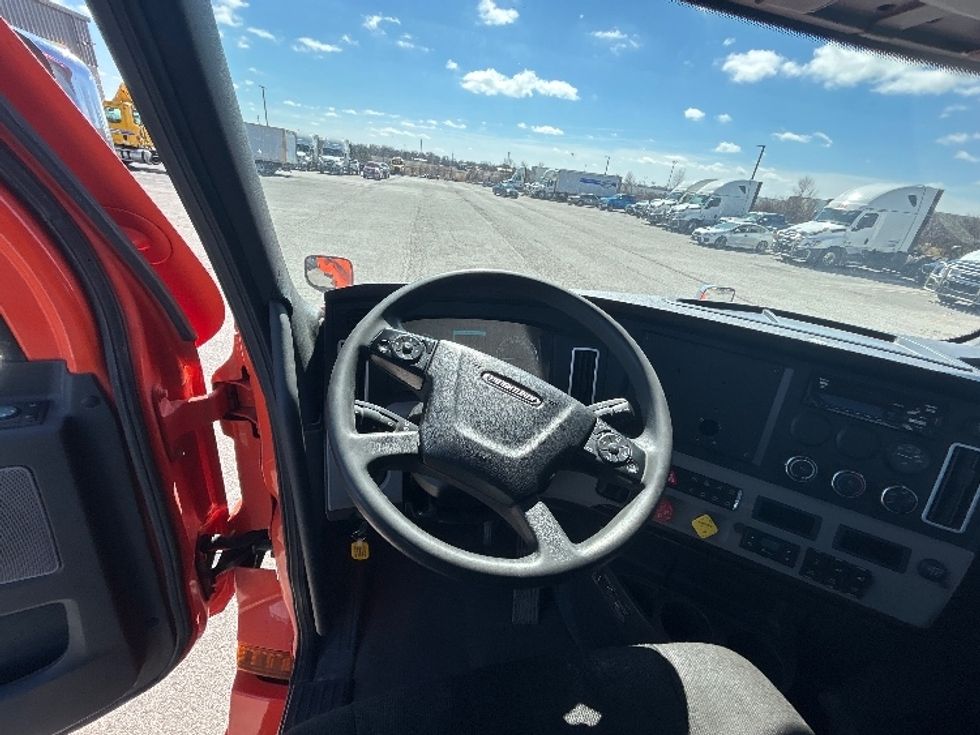 Day Cab Tractor-Heavy Duty Tractors-Freightliner-2020-T12664ST-Peosta-IA-684,139\n\t\tmiles-$ 28,000 - Image 11