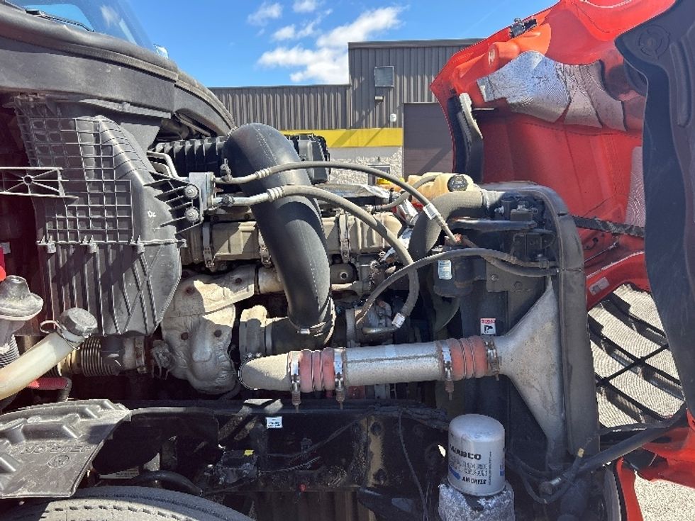 Day Cab Tractor-Heavy Duty Tractors-Freightliner-2020-T12664ST-Peosta-IA-684,139\n\t\tmiles-$ 28,000 - Image 15