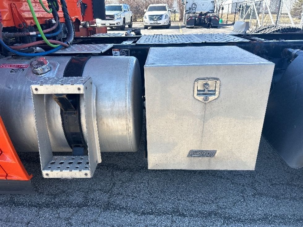 Day Cab Tractor-Heavy Duty Tractors-Freightliner-2020-T12664ST-Peosta-IA-684,139\n\t\tmiles-$ 28,000 - Image 17