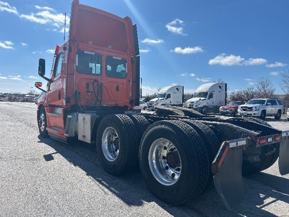 Day Cab Tractor-Heavy Duty Tractors-Freightliner-2020-T12664ST-Peosta-IA-684,139\n\t\tmiles-$ 28,000 - Image 5