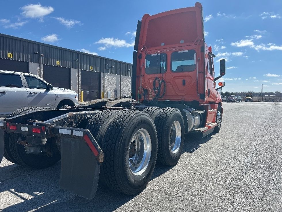 Day Cab Tractor-Heavy Duty Tractors-Freightliner-2020-T12664ST-Peosta-IA-684,139\n\t\tmiles-$ 28,000 - Image 7