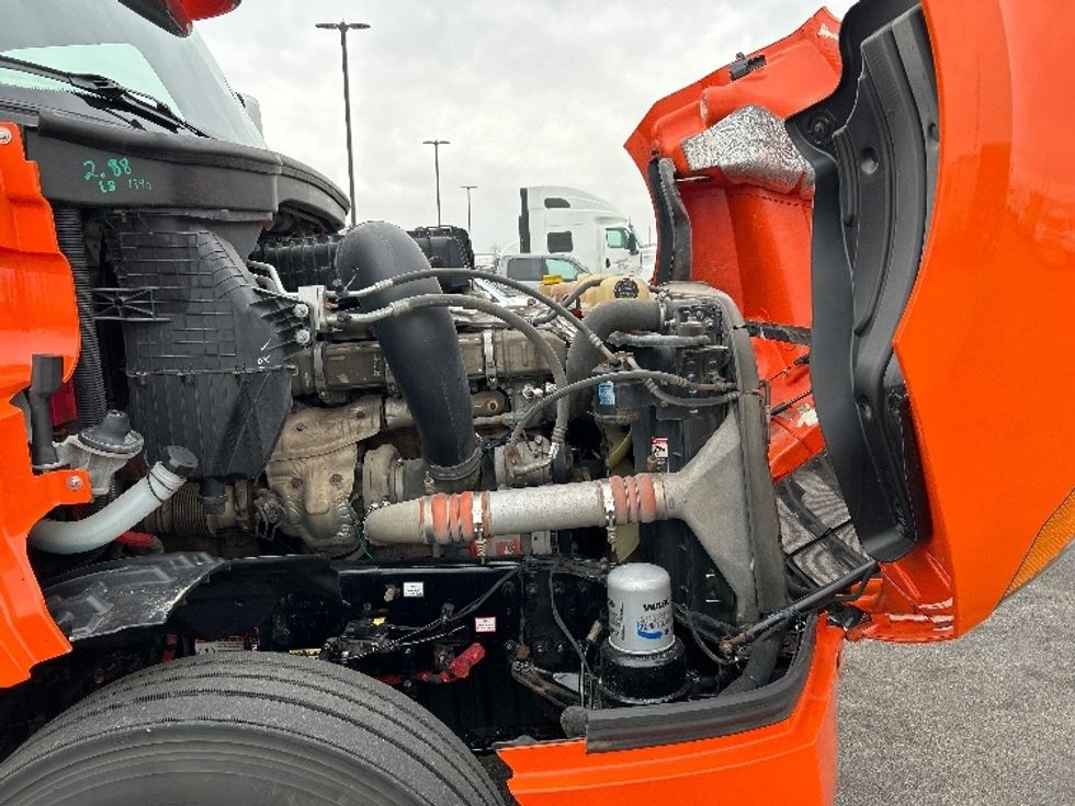 Day Cab Tractor-Heavy Duty Tractors-Freightliner-2020-T12664ST-Peosta-IA-734,844\n\t\tmiles-$ 28,000 - Image 15