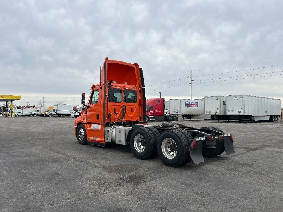 Day Cab Tractor-Heavy Duty Tractors-Freightliner-2020-T12664ST-Peosta-IA-734,844\n\t\tmiles-$ 28,000 - Image 5