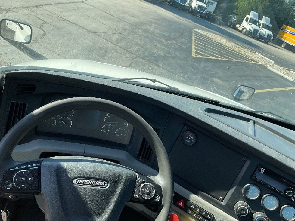 Day Cab Tractor-Heavy Duty Tractors-Freightliner-2020-T12664ST-Perrysburg-OH-409,688\n\t\tmiles-$ 49,250 - Image 11