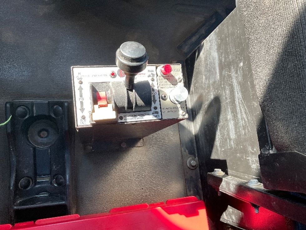 Day Cab Tractor-Heavy Duty Tractors-Freightliner-2020-T12664ST-Perrysburg-OH-409,688\n\t\tmiles-$ 49,250 - Image 17