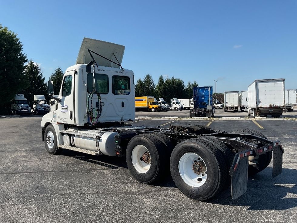 Day Cab Tractor-Heavy Duty Tractors-Freightliner-2020-T12664ST-Perrysburg-OH-409,688\n\t\tmiles-$ 49,250 - Image 5