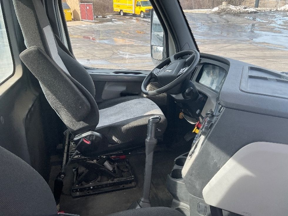 Day Cab Tractor-Heavy Duty Tractors-Freightliner-2020-T12664ST-Perrysburg-OH-437,314\n\t\tmiles-$ 48,750 - Image 14