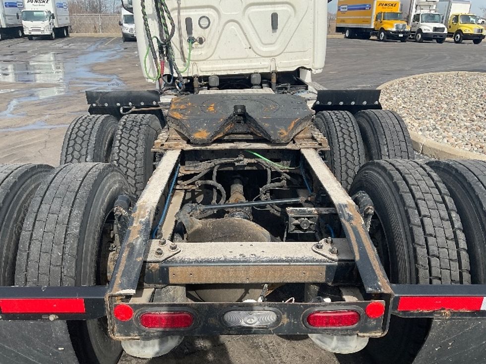 Day Cab Tractor-Heavy Duty Tractors-Freightliner-2020-T12664ST-Perrysburg-OH-437,314\n\t\tmiles-$ 48,750 - Image 6