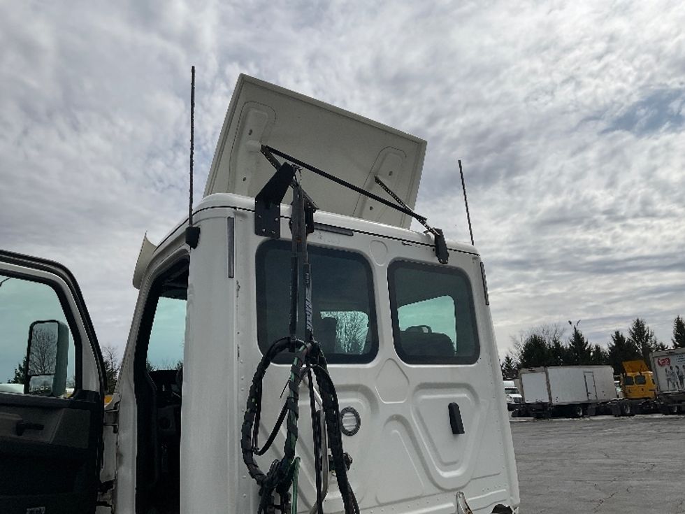Day Cab Tractor-Heavy Duty Tractors-Freightliner-2020-T12664ST-Perrysburg-OH-504,806\n\t\tmiles-$ 37,500 - Image 17