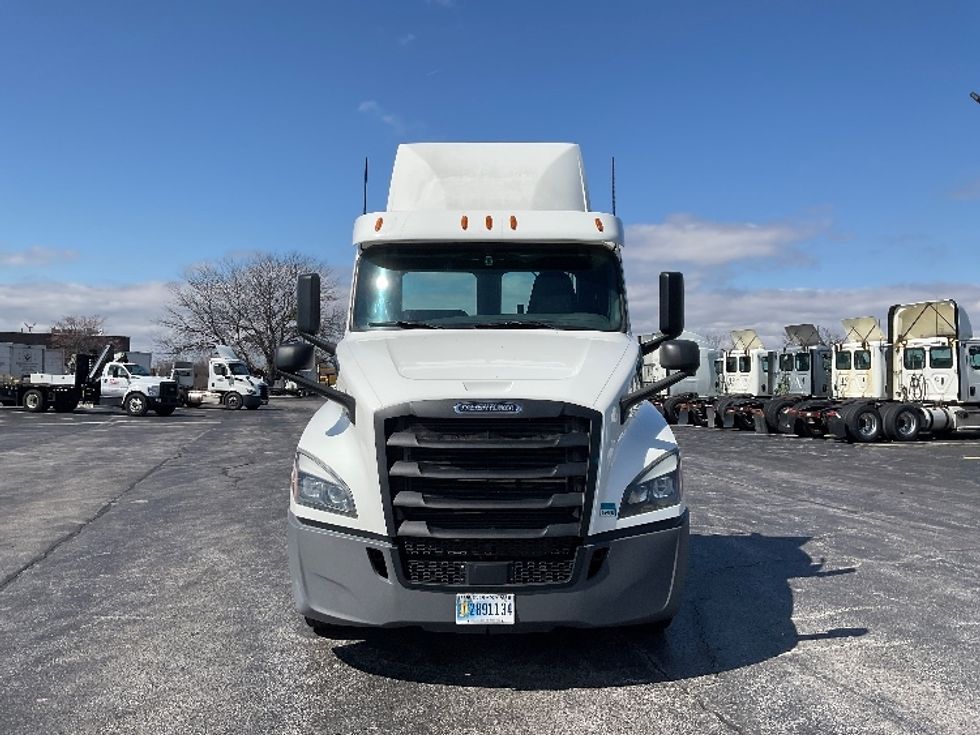 Day Cab Tractor-Heavy Duty Tractors-Freightliner-2020-T12664ST-Perrysburg-OH-504,806\n\t\tmiles-$ 37,500 - Image 2