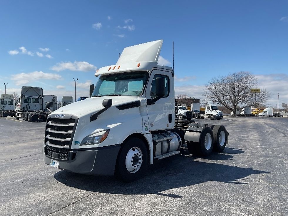 Day Cab Tractor-Heavy Duty Tractors-Freightliner-2020-T12664ST-Perrysburg-OH-504,806\n\t\tmiles-$ 37,500 - Image 3