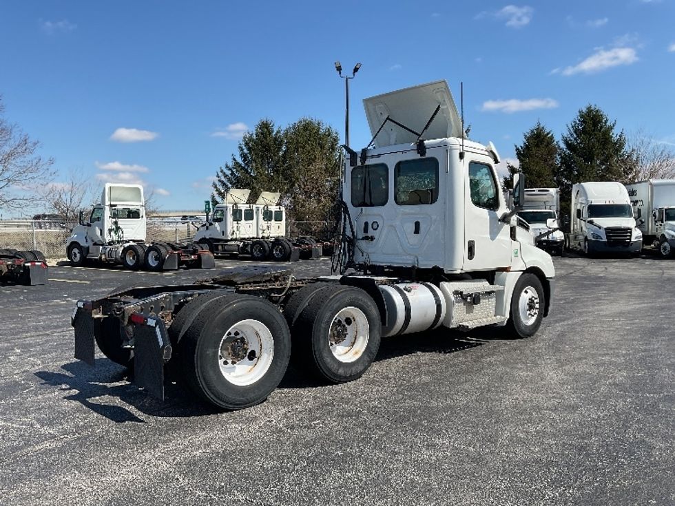 Day Cab Tractor-Heavy Duty Tractors-Freightliner-2020-T12664ST-Perrysburg-OH-504,806\n\t\tmiles-$ 37,500 - Image 7