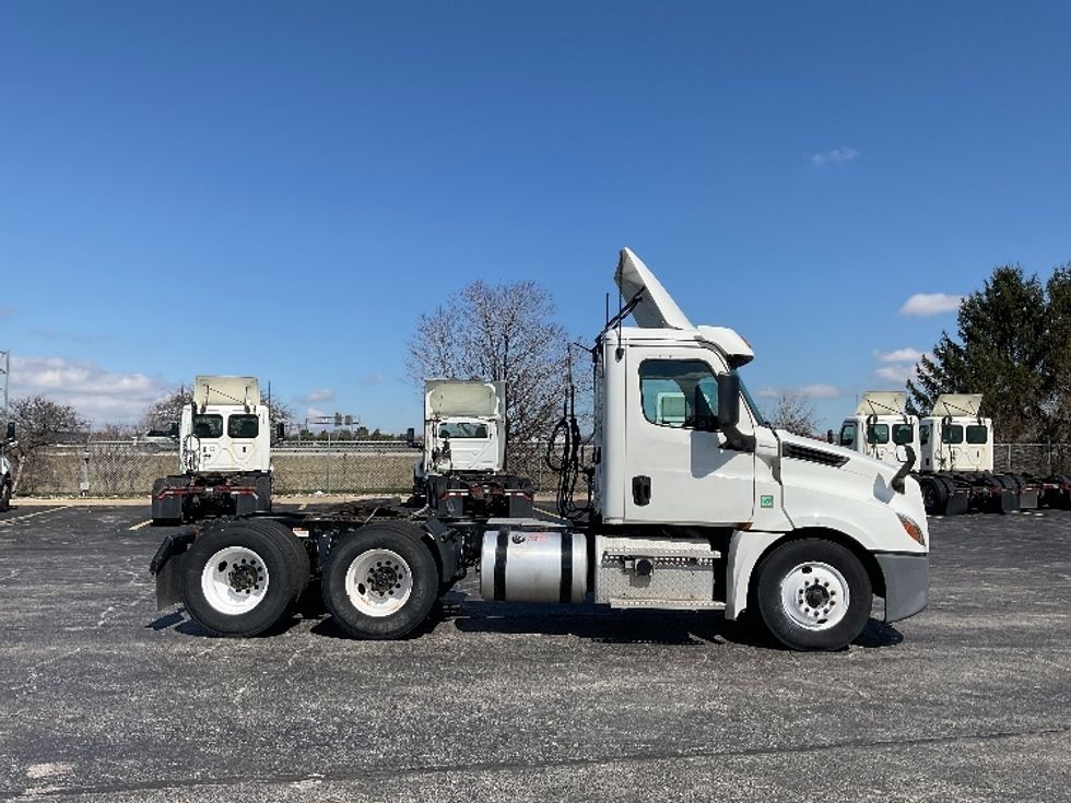 Day Cab Tractor-Heavy Duty Tractors-Freightliner-2020-T12664ST-Perrysburg-OH-504,806\n\t\tmiles-$ 37,500 - Image 8