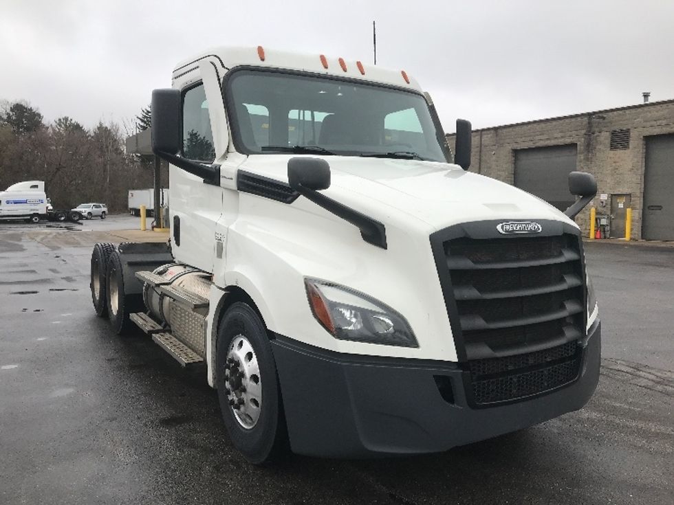 Day Cab Tractor-Heavy Duty Tractors-Freightliner-2020-T12664ST-Pewaukee-WI-443,094\n\t\tmiles-$ 47,750 - Image 1