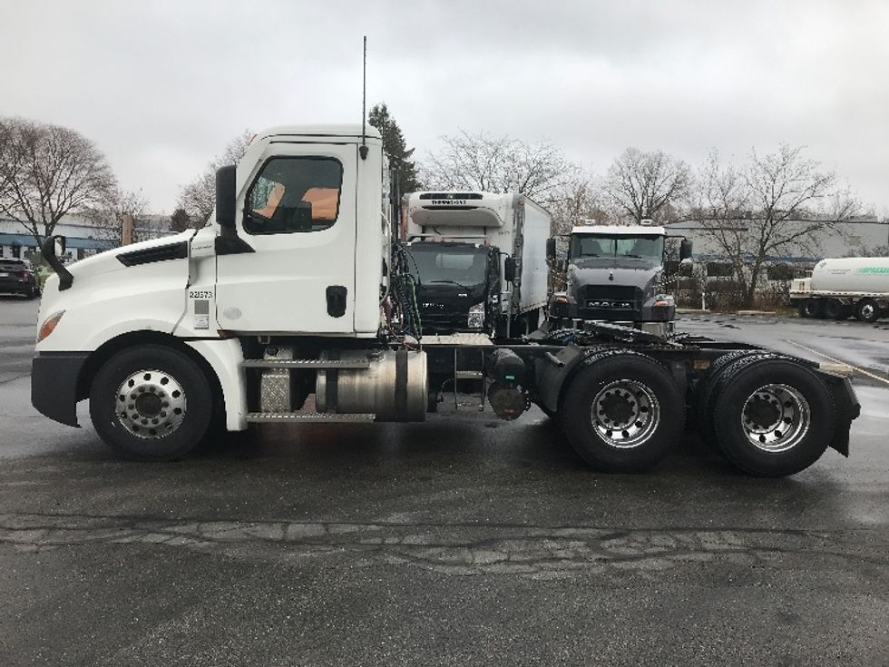 Day Cab Tractor-Heavy Duty Tractors-Freightliner-2020-T12664ST-Pewaukee-WI-443,094\n\t\tmiles-$ 47,750 - Image 4