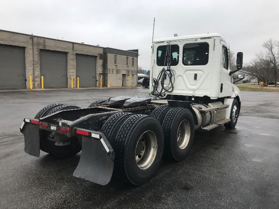 Day Cab Tractor-Heavy Duty Tractors-Freightliner-2020-T12664ST-Pewaukee-WI-443,094\n\t\tmiles-$ 47,750 - Image 7