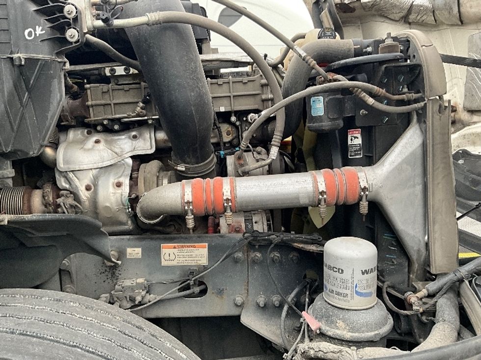 Day Cab Tractor-Heavy Duty Tractors-Freightliner-2020-T12664ST-Pewaukee-WI-558,567\n\t\tmiles-$ 36,750 - Image 14