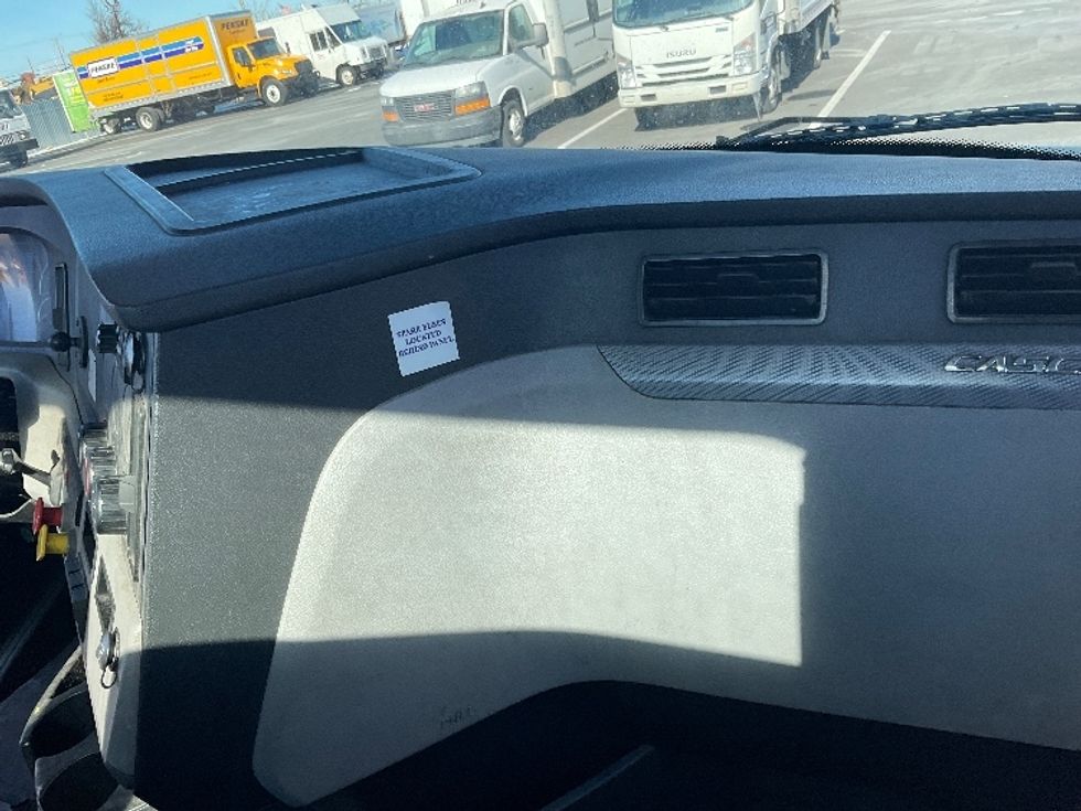 Day Cab Tractor-Heavy Duty Tractors-Freightliner-2020-T12664ST-Philadelphia-PA-364,997\n\t\tmiles-$ 48,750 - Image 13