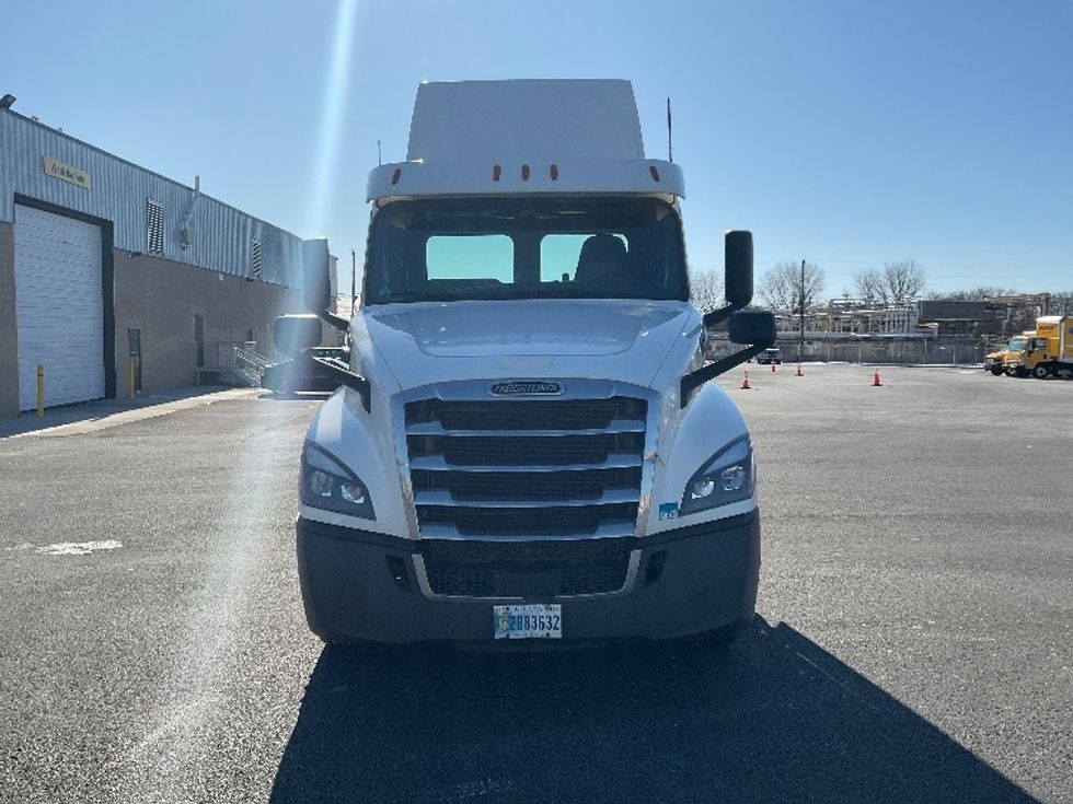 Day Cab Tractor-Heavy Duty Tractors-Freightliner-2020-T12664ST-Philadelphia-PA-364,997\n\t\tmiles-$ 48,750 - Image 2