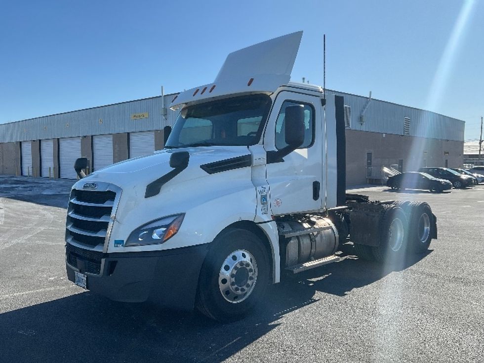 Day Cab Tractor-Heavy Duty Tractors-Freightliner-2020-T12664ST-Philadelphia-PA-364,997\n\t\tmiles-$ 48,750 - Image 3