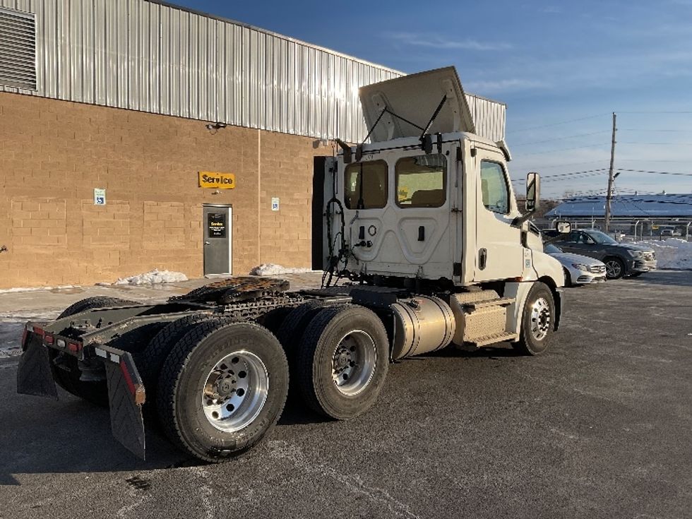 Day Cab Tractor-Heavy Duty Tractors-Freightliner-2020-T12664ST-Philadelphia-PA-364,997\n\t\tmiles-$ 48,750 - Image 7