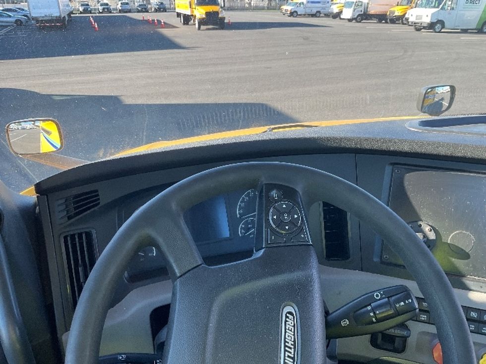 Day Cab Tractor-Heavy Duty Tractors-Freightliner-2020-T12664ST-Philadelphia-PA-524,645\n\t\tmiles-$ 34,000 - Image 11