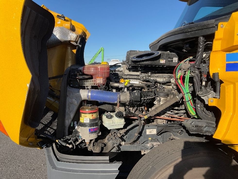 Day Cab Tractor-Heavy Duty Tractors-Freightliner-2020-T12664ST-Philadelphia-PA-524,645\n\t\tmiles-$ 34,000 - Image 16