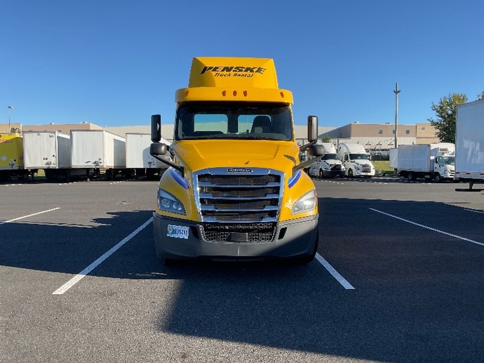Day Cab Tractor-Heavy Duty Tractors-Freightliner-2020-T12664ST-Philadelphia-PA-524,645\n\t\tmiles-$ 34,000 - Image 2