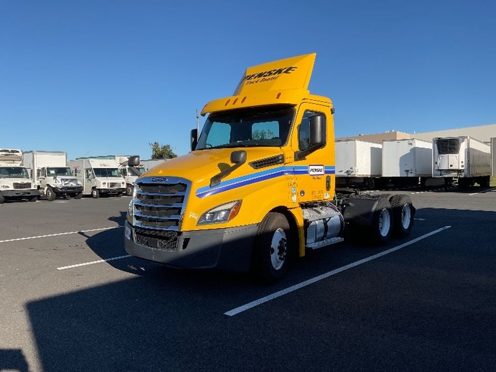 Day Cab Tractor-Heavy Duty Tractors-Freightliner-2020-T12664ST-Philadelphia-PA-524,645\n\t\tmiles-$ 34,000 - Image 3