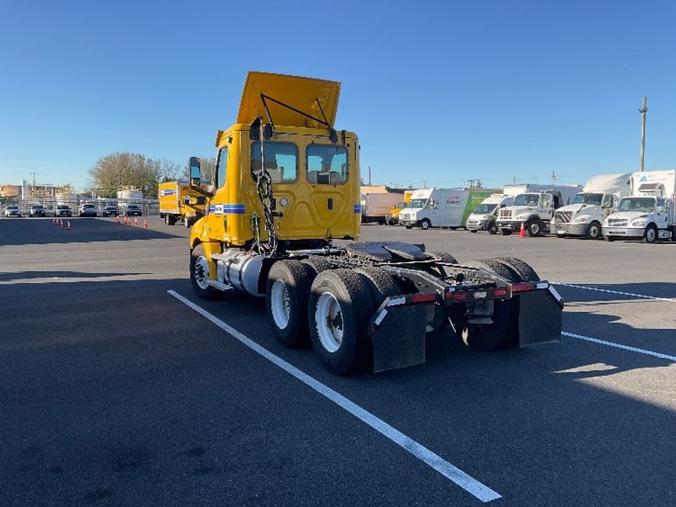 Day Cab Tractor-Heavy Duty Tractors-Freightliner-2020-T12664ST-Philadelphia-PA-524,645\n\t\tmiles-$ 34,000 - Image 5