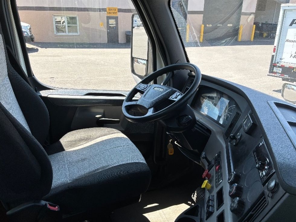 Day Cab Tractor-Heavy Duty Tractors-Freightliner-2020-T12664ST-Philadelphia-PA-91,039\n\t\tmiles-$ 66,750 - Image 14