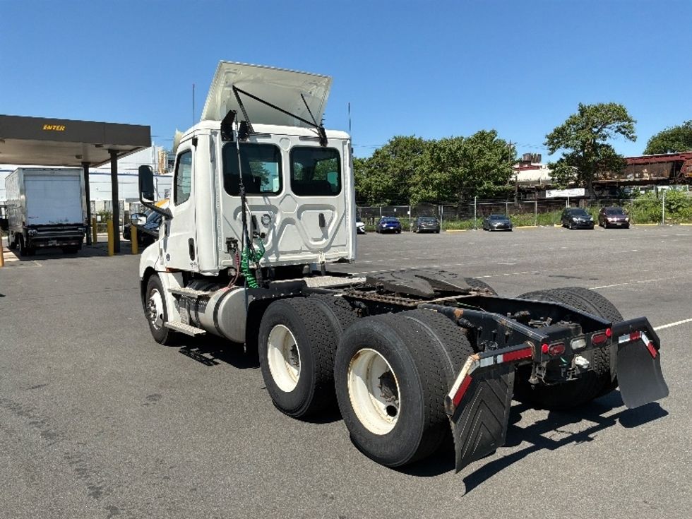 Day Cab Tractor-Heavy Duty Tractors-Freightliner-2020-T12664ST-Philadelphia-PA-91,039\n\t\tmiles-$ 66,750 - Image 5