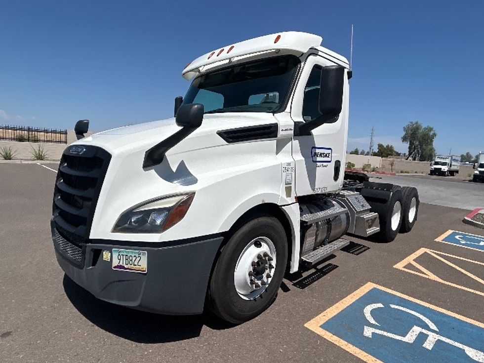 Day Cab Tractor-Heavy Duty Tractors-Freightliner-2020-T12664ST-Phoenix-AZ-101,500\n\t\tmiles-$ 68,250 - Image 3