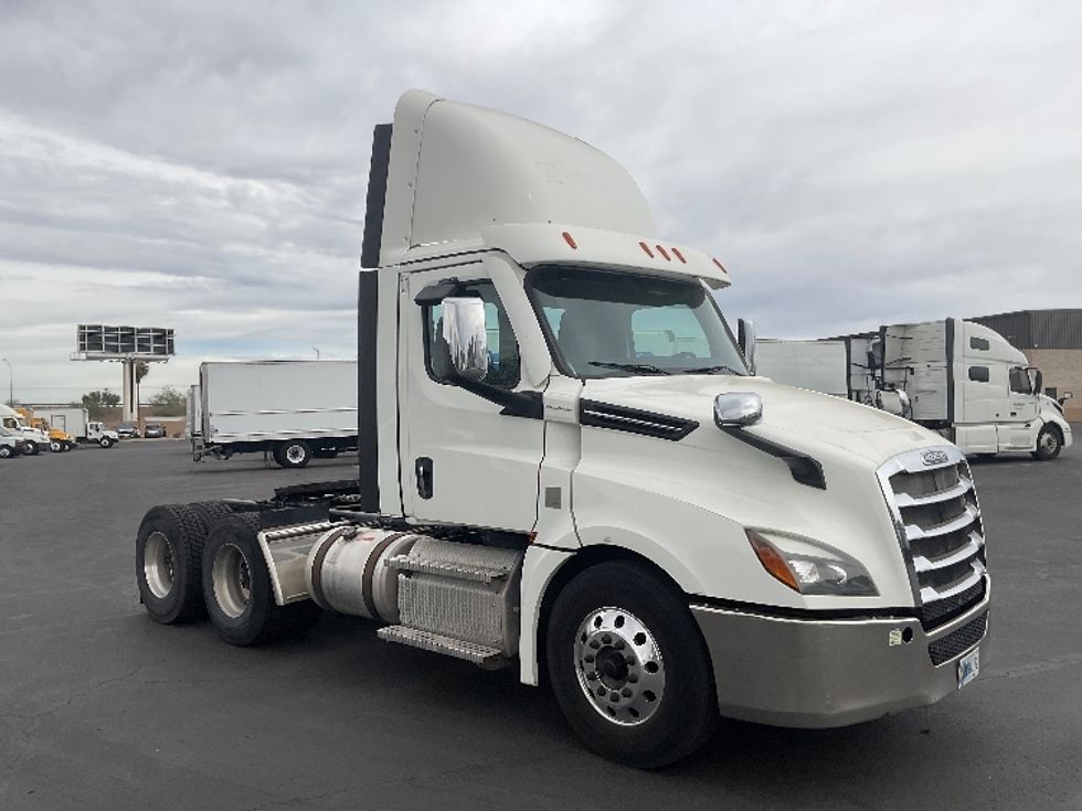 Day Cab Tractor-Heavy Duty Tractors-Freightliner-2020-T12664ST-Phoenix-AZ-137,941\n\t\tmiles-$ 66,750 - Image 1