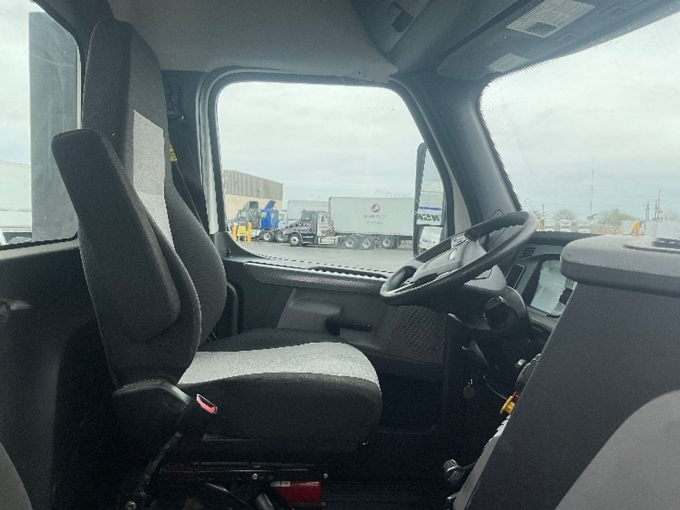 Day Cab Tractor-Heavy Duty Tractors-Freightliner-2020-T12664ST-Phoenix-AZ-137,941\n\t\tmiles-$ 66,750 - Image 14
