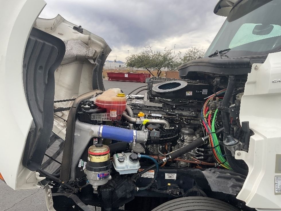 Day Cab Tractor-Heavy Duty Tractors-Freightliner-2020-T12664ST-Phoenix-AZ-137,941\n\t\tmiles-$ 66,750 - Image 16