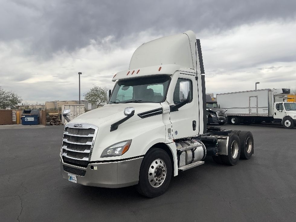 Day Cab Tractor-Heavy Duty Tractors-Freightliner-2020-T12664ST-Phoenix-AZ-137,941\n\t\tmiles-$ 66,750 - Image 3