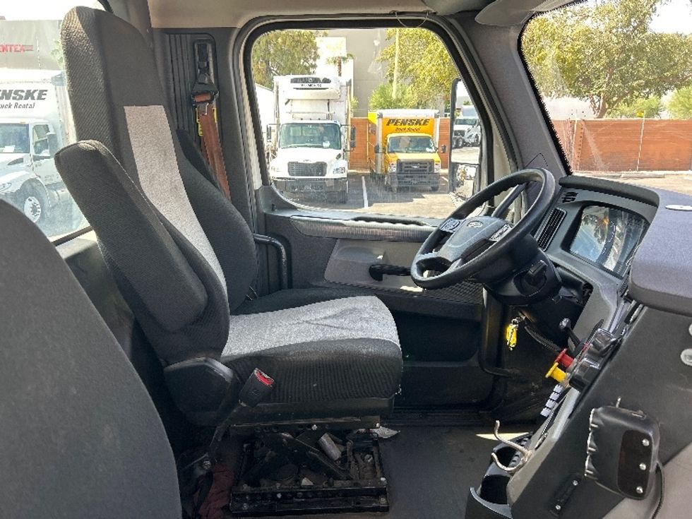 Day Cab Tractor-Heavy Duty Tractors-Freightliner-2020-T12664ST-Phoenix-AZ-223,782\n\t\tmiles-$ 67,500 - Image 14
