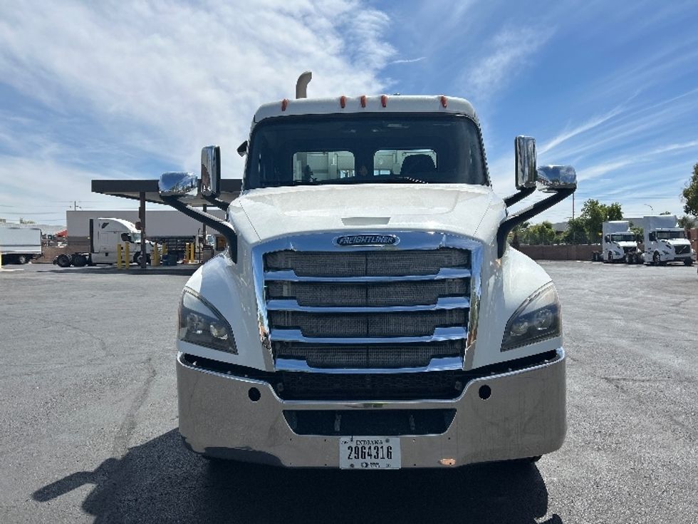 Day Cab Tractor-Heavy Duty Tractors-Freightliner-2020-T12664ST-Phoenix-AZ-223,782\n\t\tmiles-$ 67,500 - Image 2