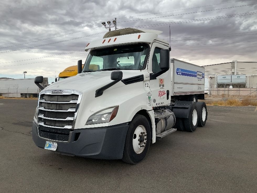 Day Cab Tractor-Heavy Duty Tractors-Freightliner-2020-T12664ST-Phoenix-AZ-225,322\n\t\tmiles-$ 61,750 - Image 3