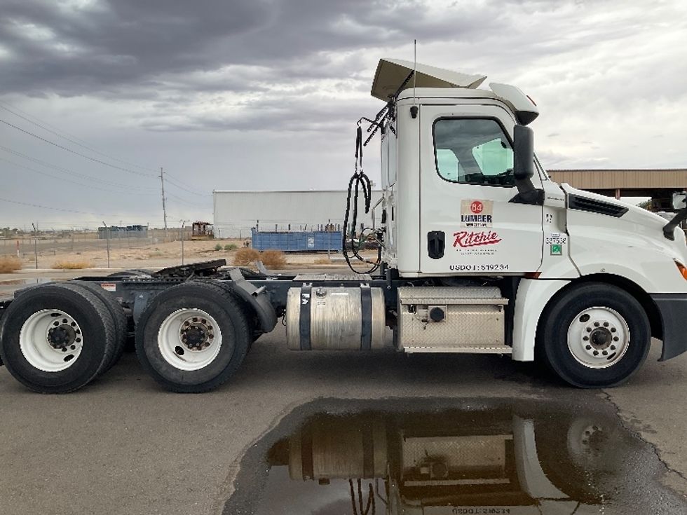 Day Cab Tractor-Heavy Duty Tractors-Freightliner-2020-T12664ST-Phoenix-AZ-225,322\n\t\tmiles-$ 61,750 - Image 8