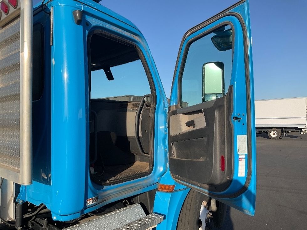 Day Cab Tractor-Heavy Duty Tractors-Freightliner-2020-T12664ST-Phoenix-AZ-233,792\n\t\tmiles-$ 55,500 - Image 12