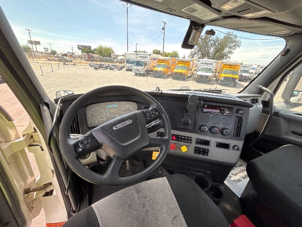 Day Cab Tractor-Heavy Duty Tractors-Freightliner-2020-T12664ST-Phoenix-AZ-242,755\n\t\tmiles-$ 57,750 - Image 11