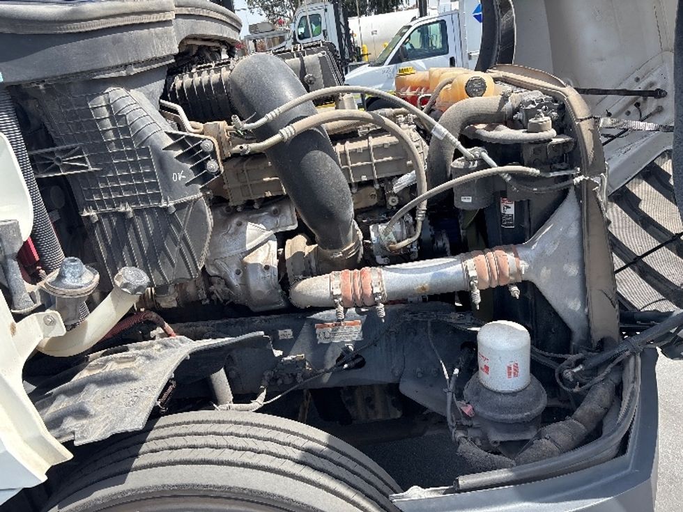 Day Cab Tractor-Heavy Duty Tractors-Freightliner-2020-T12664ST-Phoenix-AZ-242,755\n\t\tmiles-$ 57,750 - Image 15