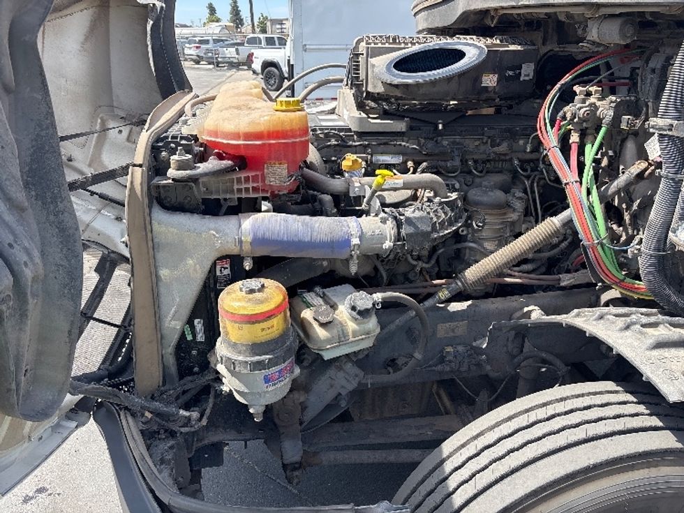 Day Cab Tractor-Heavy Duty Tractors-Freightliner-2020-T12664ST-Phoenix-AZ-242,755\n\t\tmiles-$ 57,750 - Image 16